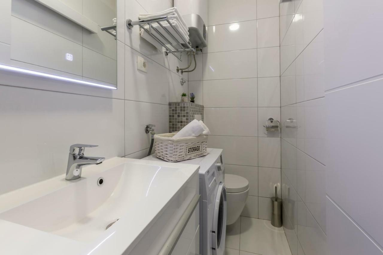 Studio Apartments Twins Split Eksteriør billede