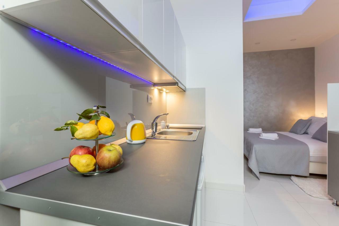 Studio Apartments Twins Split Eksteriør billede