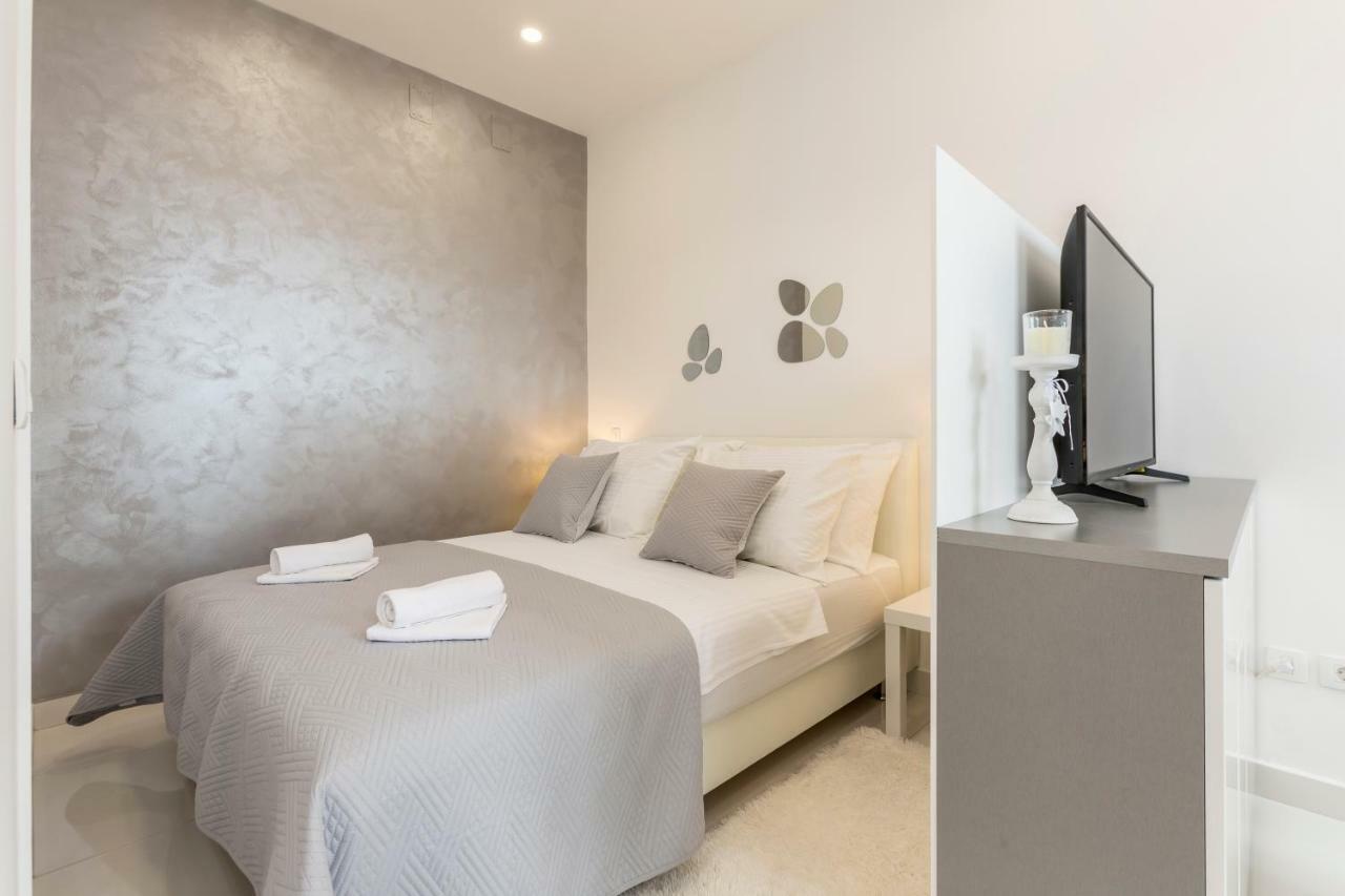 Studio Apartments Twins Split Eksteriør billede