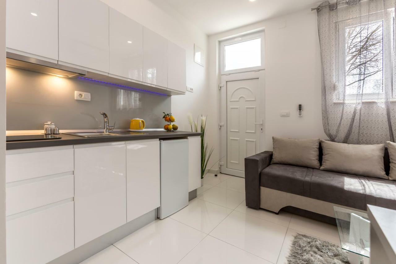 Studio Apartments Twins Split Eksteriør billede